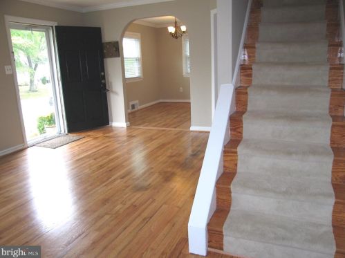 6621 Cavalier Dr, Alexandria VA 22307-1307 exterior