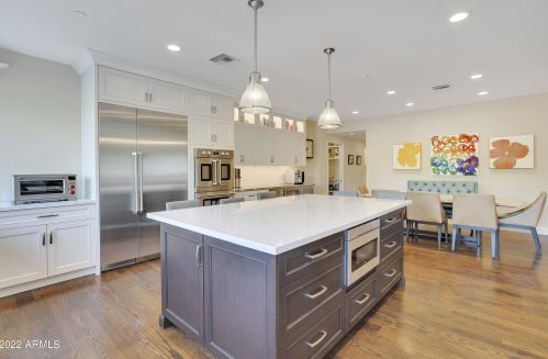 5828 3rd Ave, Phoenix AZ 85086-7201 exterior