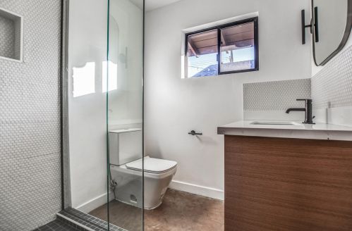 1201 Edgemont Ave, Phoenix AZ 85035-1809 exterior