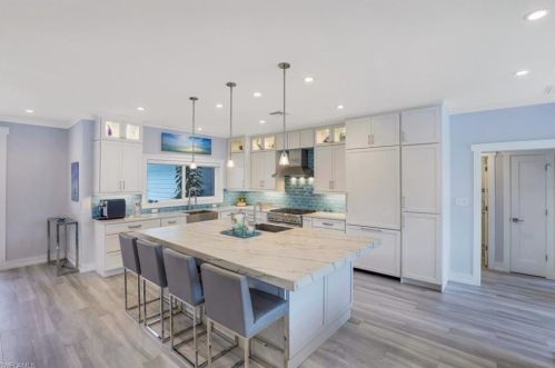 180 Channel Dr, Naples FL 34108-2141 exterior