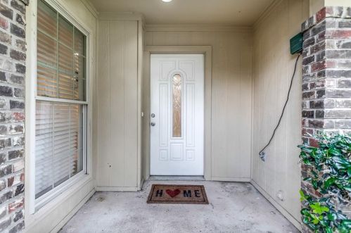 3051 Airhaven St, Dallas TX  75229-2450 exterior