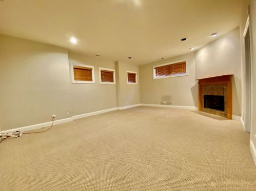 1821 Oakdale Ave, Chicago IL  60657-4023 exterior