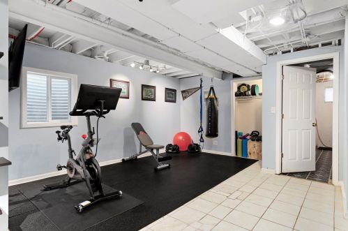 1323 Hamilton Ave, Elmhurst IL 60126-5407 exterior