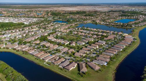 10051 Chadwick Dr, Fort Pierce FL 34987-2418 exterior