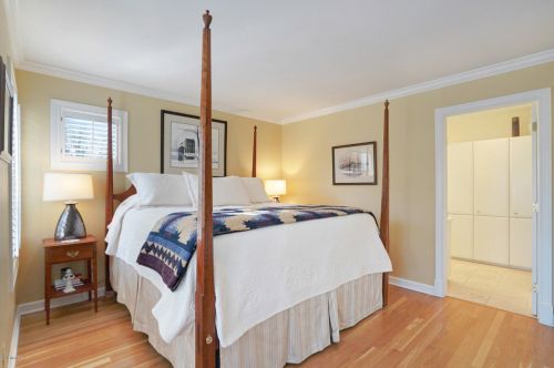 7383 Buccaneer Dr, Grand Rapids MI 49546-9104 exterior