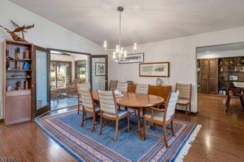 1 Roc Etam Rd, Parsippany NJ 07834-9633 exterior