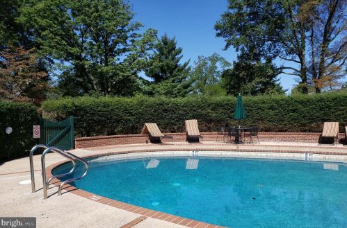 25 Constitution Hl, Princeton NJ 08540-6752 exterior