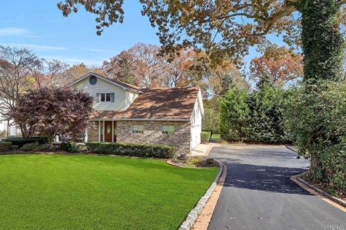 42 Cross Bow Ln, Commack, NY 11725-1223