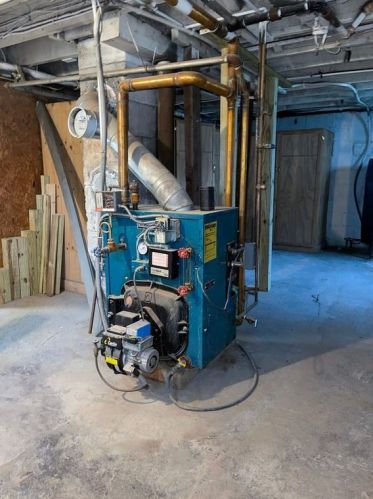 272 Connecticut Ave, Springfield MA  01104-1048 exterior