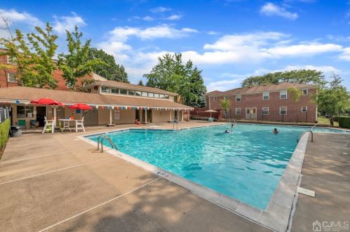 93 Fox Rd, Edison NJ  08817-4951 exterior