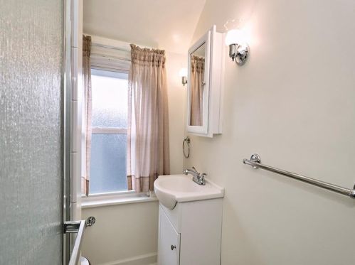 2355 Bensonia Ave, Pittsburgh PA 15216-3443 exterior