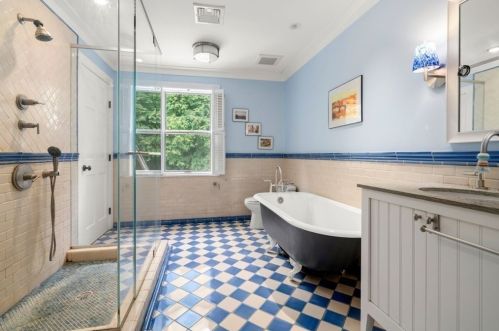 235 Warren St, Brookline MA 02445-5942 exterior