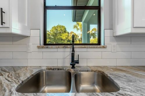 4171 45 Ave, Naples FL 34120-6410 exterior