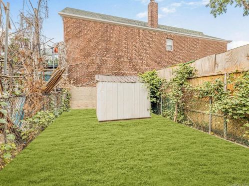 1855 Gleason Ave, Bronx NY 10472-5129 exterior