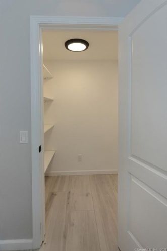 157 Naugatuck Ave, Milford CT 06460-6040 exterior