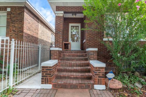 2047 Latrobe Ave, Chicago, IL 60639-3013