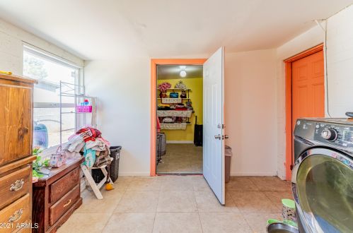 2911 50th Dr, Phoenix AZ  85031-3530 exterior