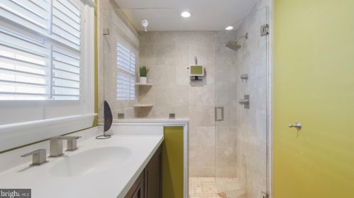 341 4 St, Media PA 19063-3042 exterior