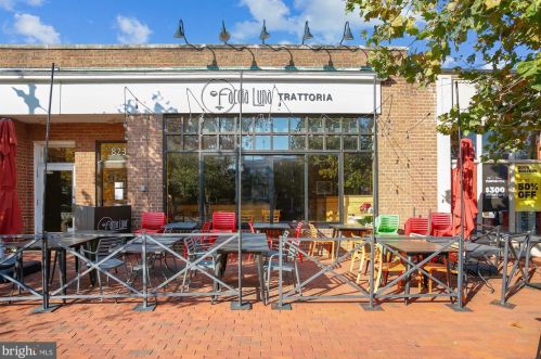 5823 Monticello Rd, Alexandria VA 22303-1302 exterior