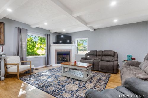 5482 Ravine Rd, Kalamazoo MI 49009-9002 exterior