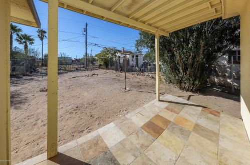 244 24 St, Tucson AZ 85713-1647 exterior