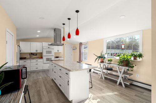 193 Main St, Plaistow NH 03865-3013 exterior