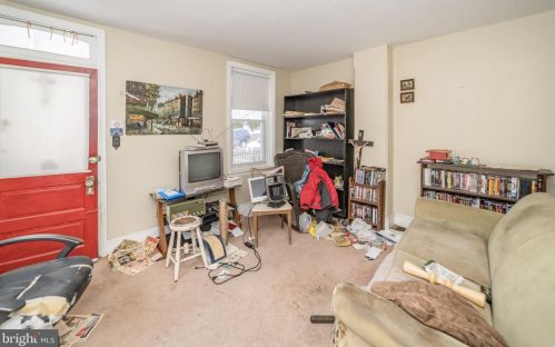 414 9 St, Chester PA 19013-2701 exterior