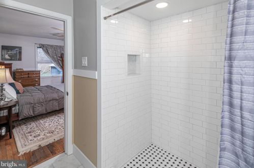 41 Manning Ln, Trenton NJ  08648-1018 exterior