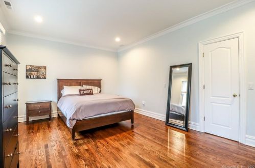 105 Drum Hl Rd, Wilton CT 06897-2412 exterior