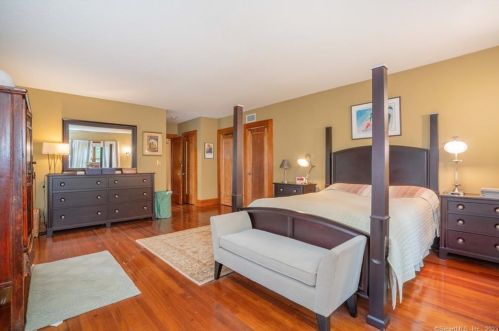 160 Oxford St, Hartford CT 06105-2514 exterior