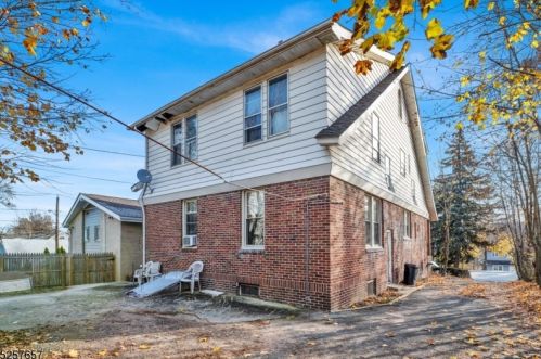 721 Pleasant Vly Way, Town Center NJ 07052-2810 exterior