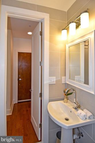 2140 Wisconsin Ave, Washington DC 20007-2231 exterior