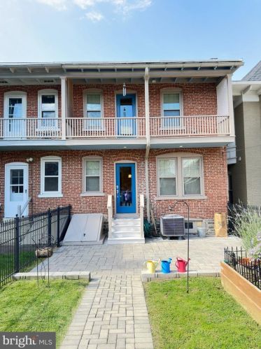 725 Shippen St, Lancaster PA 17602-2714 exterior