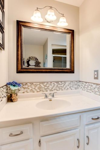 8221 Cleadis Ave, South Saint Paul MN 55076-3321 exterior