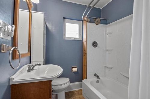 904 State Ave, Moon Twp PA 15108-2234 exterior