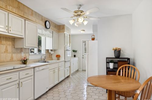 60 Gannet Dr, Commack NY 11725-4903 exterior