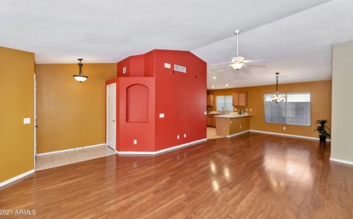 3028 Blackhawk Dr, Phoenix AZ  85050-4706 exterior