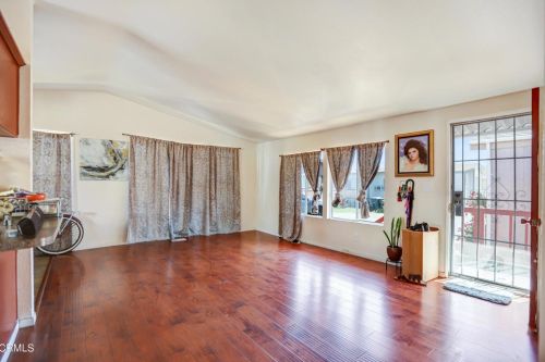 1301 Ventura Blvd, Oxnard CA  93036-1812 exterior