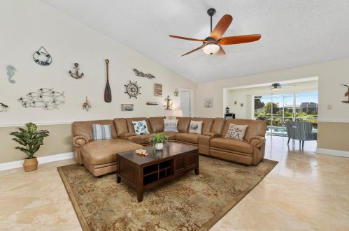 110 Twylite Ter, Fort Pierce FL  34983-1247 exterior