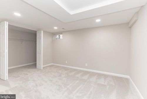 4613 Creek Shore Dr, Rockville MD 20852-2410 exterior