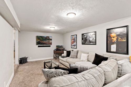 2474 Crk Rd, Sandy UT 84093-6442 exterior