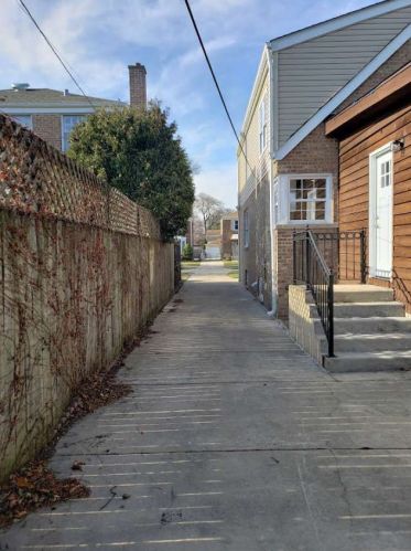 1711 73rd Ave, Chicago IL  60707-4208 exterior