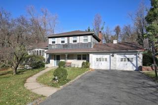 45 Blackstone Dr, Livingston, NJ 07039-1825