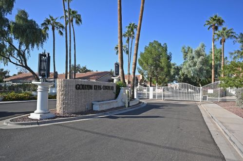 7043 28th Ave, Phoenix AZ  85051-8452 exterior