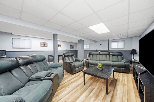 11154 Whipple St, Chicago IL 60655-2328 exterior