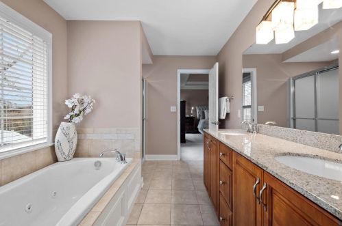 2419 Orchard Dr, Pittsburgh PA  15241-2542 exterior