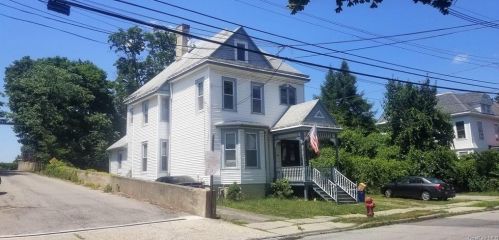 7 Balding Ave, Poughkeepsie, NY 12601-2419