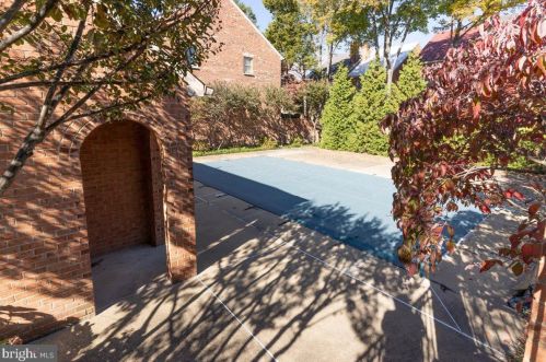 411 Fairfax St, Alexandria VA 22314-3809 exterior