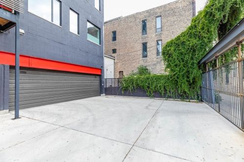 1311 Chicago Ave, Chicago IL  60642-5706 exterior