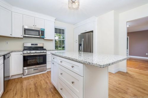 63 Elm St, Windsor Locks, CT 06096-2109